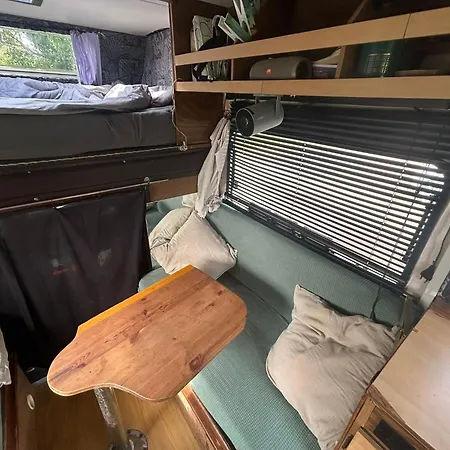 Charmantes Oldtimer Wohnmobil آخن