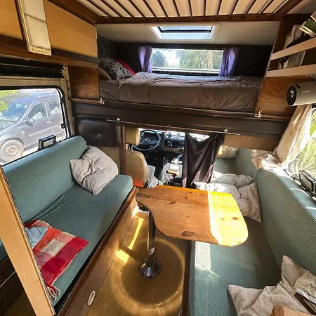 مكان تخييم Charmantes Oldtimer Wohnmobil *