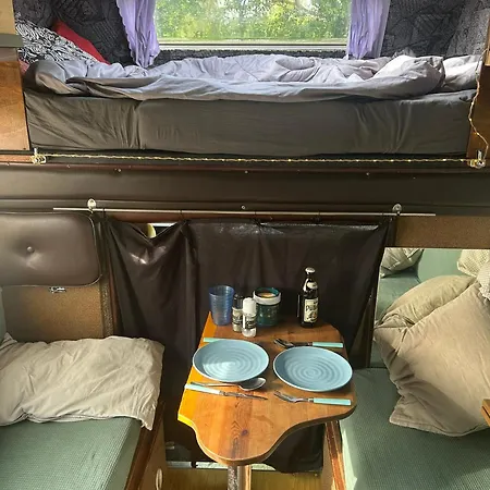 Campingplads Charmantes Oldtimer Wohnmobil